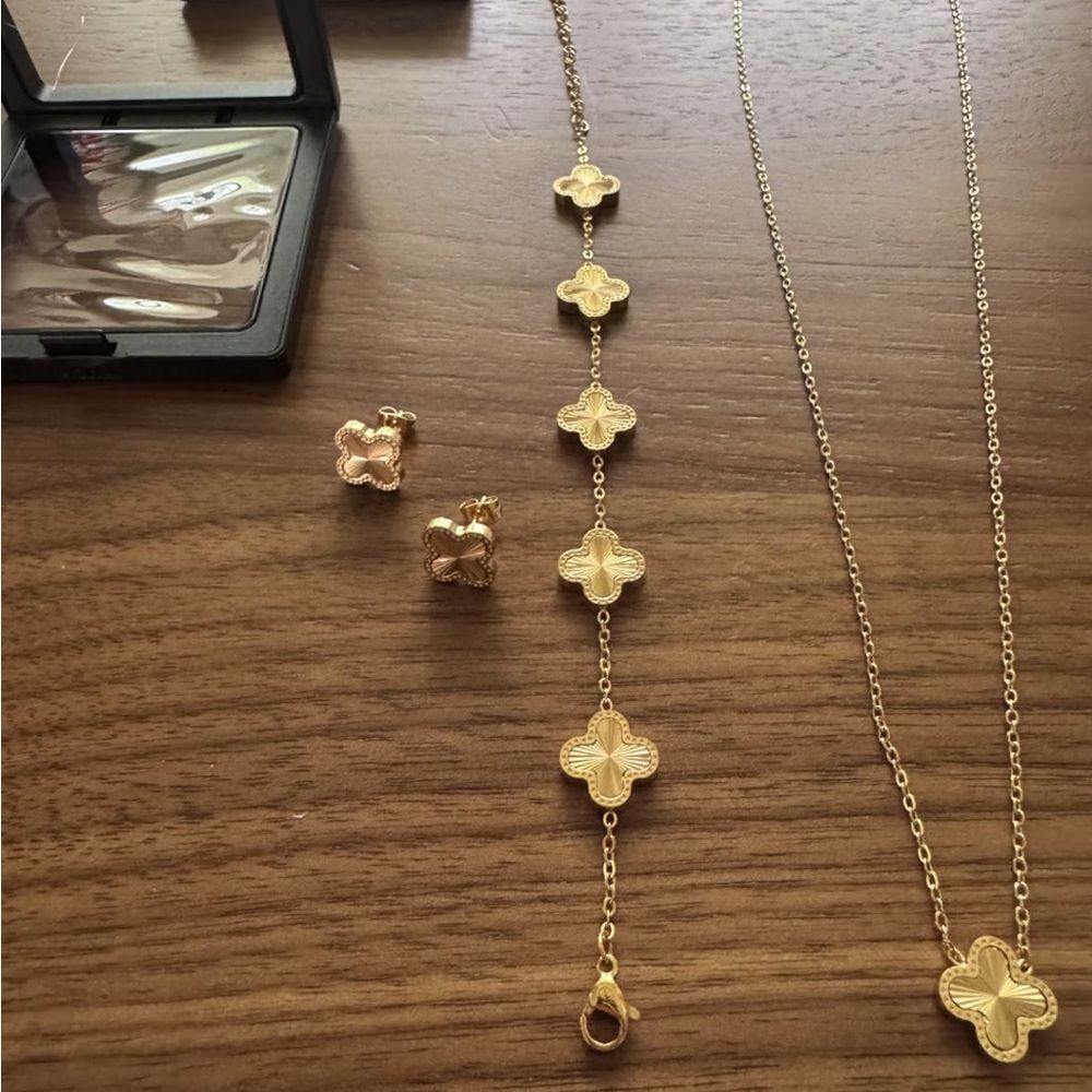 18K Gold Clover Jewelry Set Necklace Bracelet Earrings bundle Van Cleef Style